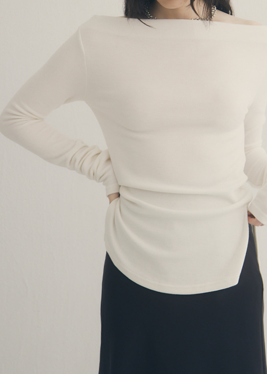 【NEW】2Way Slit Top (Ivory)