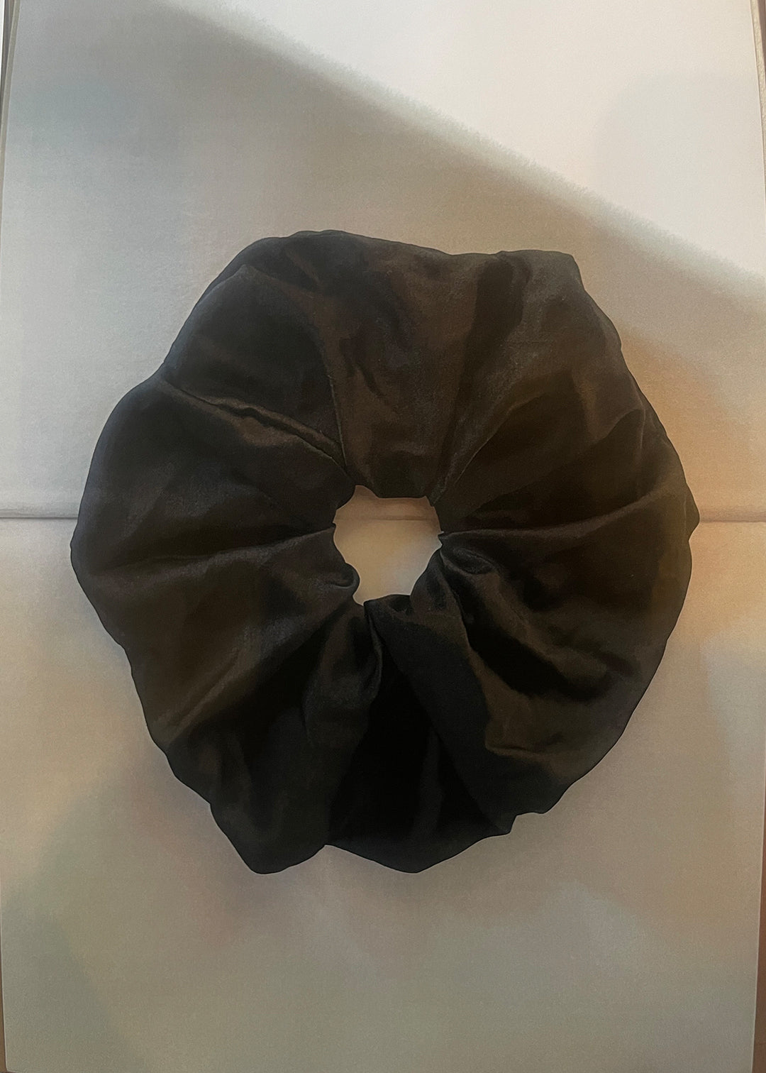 Silk Voluminous Scrunchie (Black)