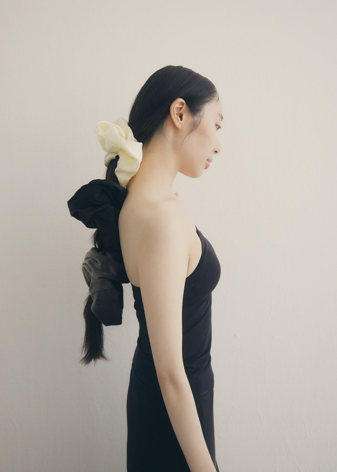 Silk Voluminous Scrunchie (Black)