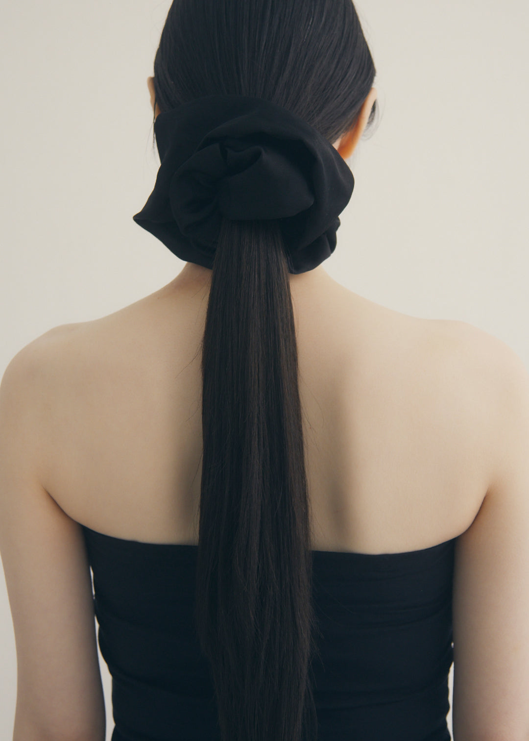 Silk Voluminous Scrunchie (Black)