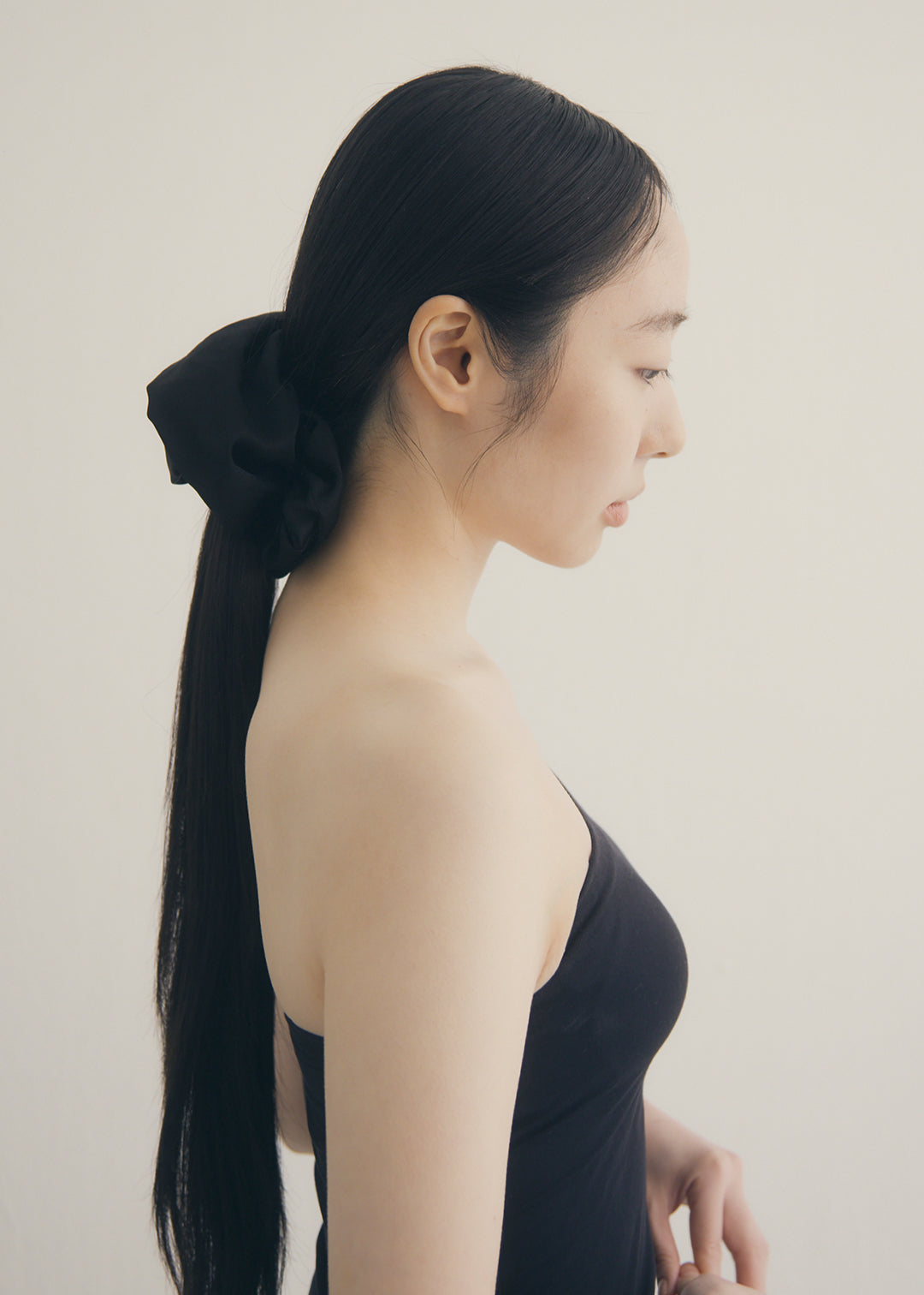 Silk Voluminous Scrunchie (Black)