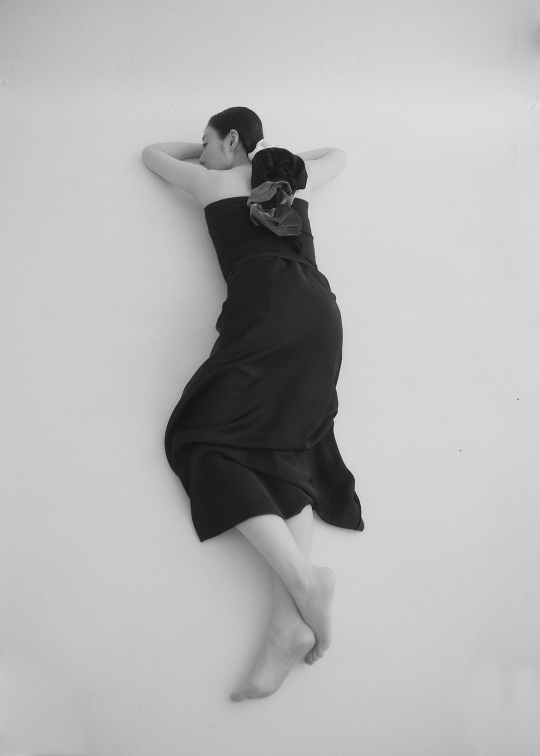 Silk Voluminous Scrunchie (Black)