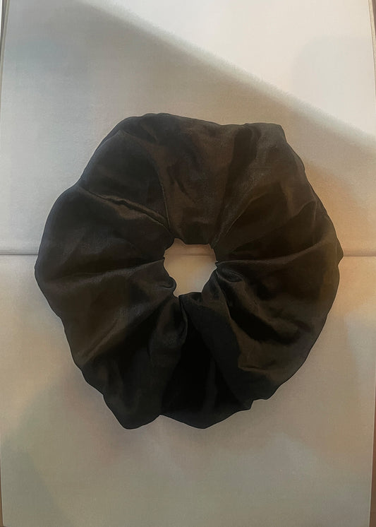 Silk Voluminous Scrunchie (Black)