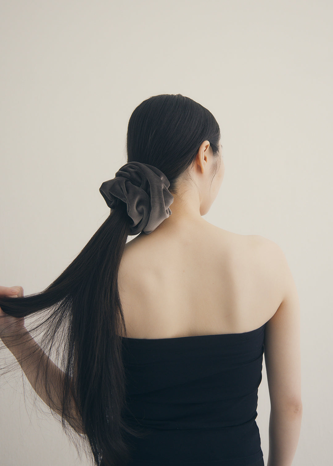 Velours Voluminous Scrunchie